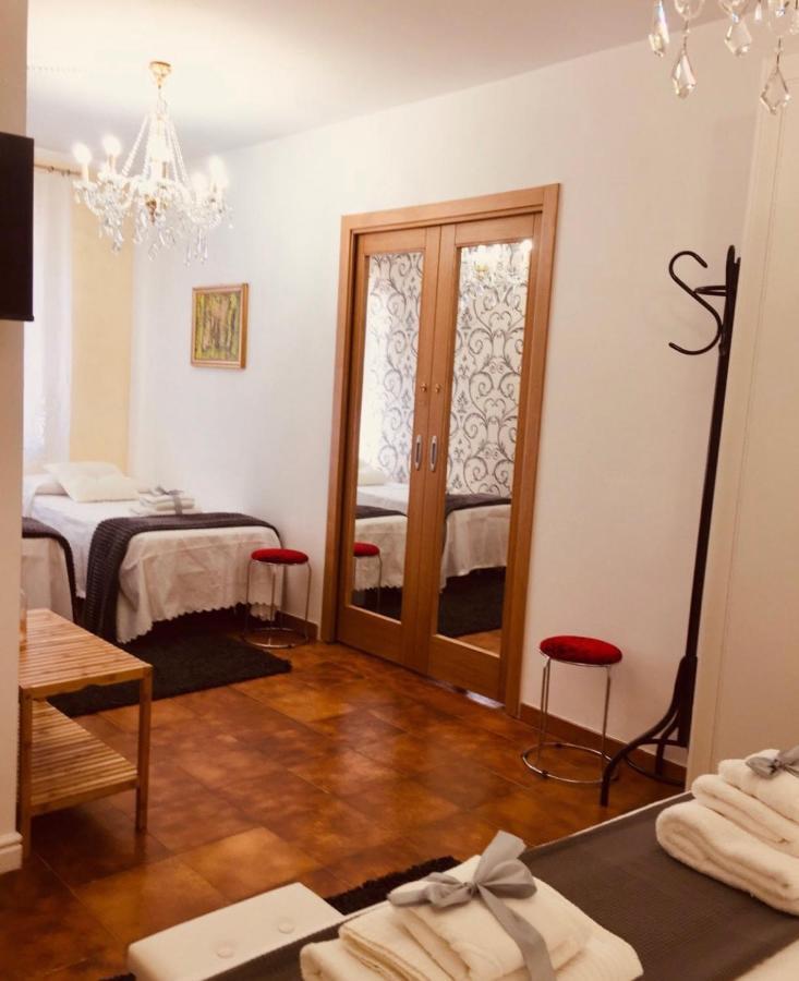 Il Giardino Apartment Canicatti Luaran gambar